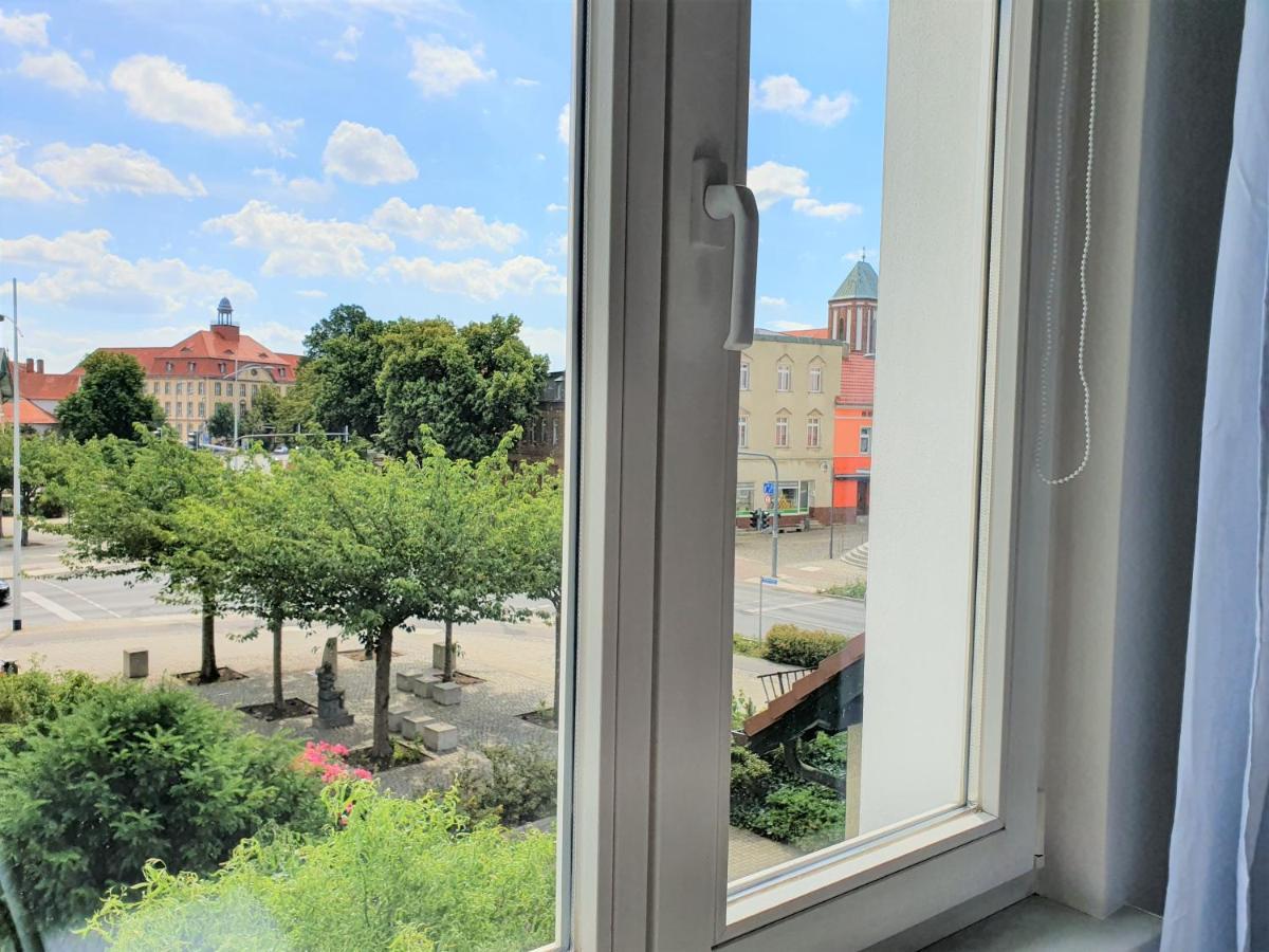 Pb Ferienwohnungen - Fewo 5 - Stilvoll Eingerichtetes Studio Im Herzen Senftenbergs Bagian luar foto