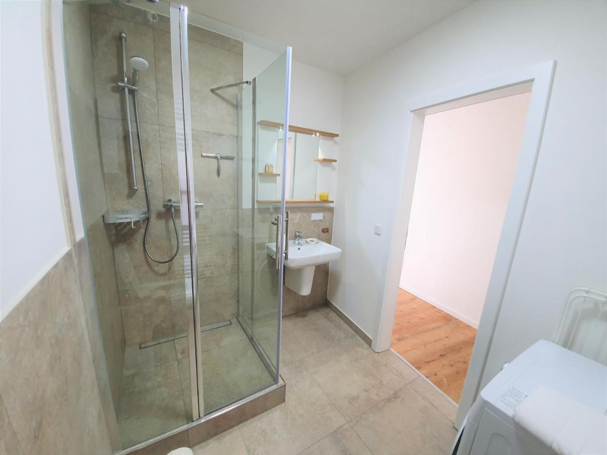 Pb Ferienwohnungen - Fewo 5 - Stilvoll Eingerichtetes Studio Im Herzen Senftenbergs Bagian luar foto